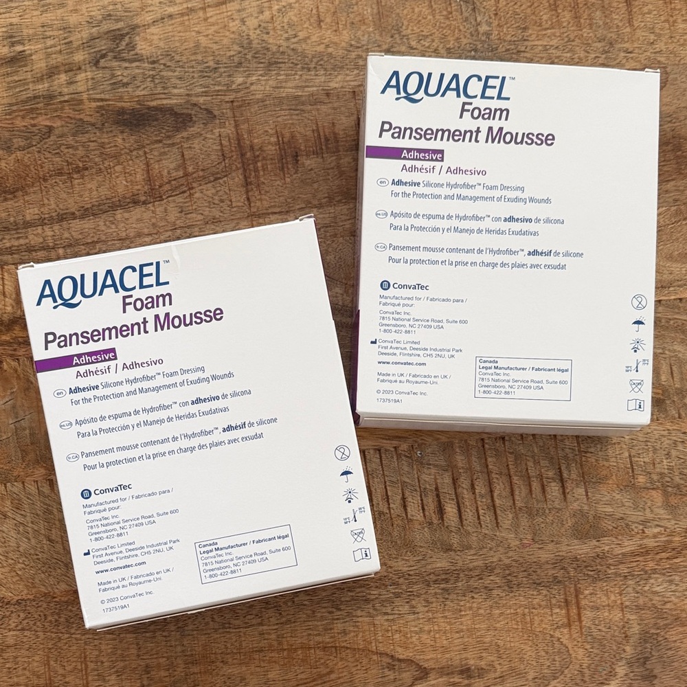 Aquacel Wound Dressing with silicone gel adhesive